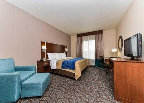 Holiday Inn Express & Suites Junction City image 35